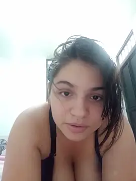 Snapshot of rosemilkbobs chatting on June 1, 7:59 pm rosemilkbobs online show from June 1, 7:59 pm