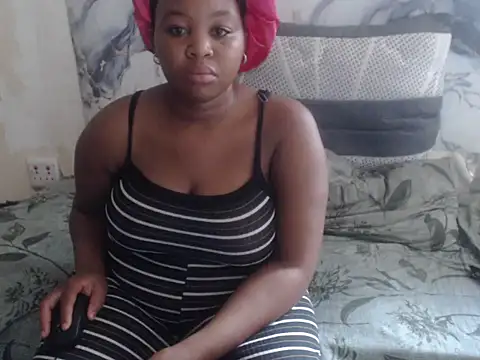 Snapshot of Lillypearl chatting on April 14, 11:05 am Lillypearl online show from April 14, 11:05 am