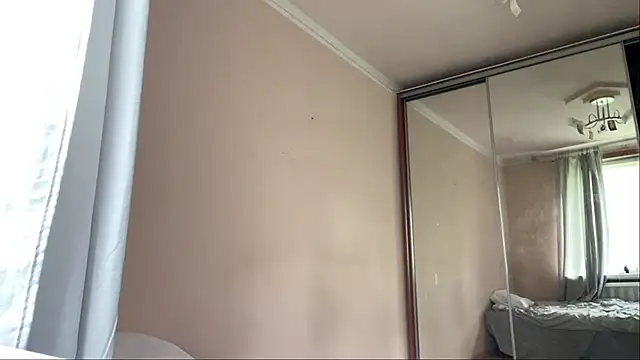 Snapshot of LaurenBlade chatting on May 29, 8:23 am LaurenBlade online show from May 29, 8:23 am
