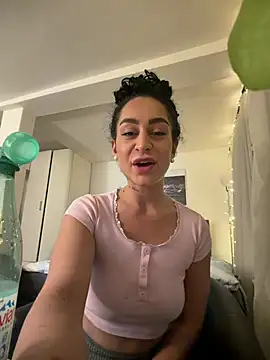 CurlyRouge online show from April 29, 11:00 pm