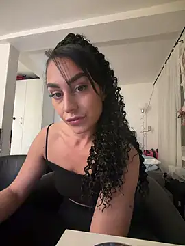 CurlyRouge online show from May 12, 9:01 pm