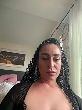 CurlyRouge online show from June 8, 3:34 pm