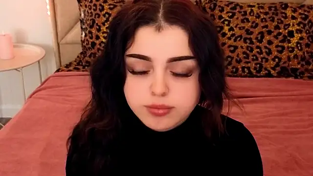 SinfulKittenn online show from April 26, 5:38 am