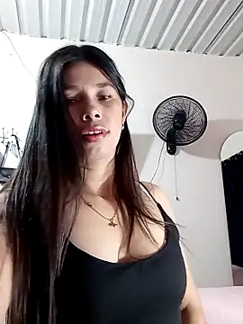 Snapshot of Sexy-Violet-20 chatting on May 3, 12:33 pm Sexy-Violet-20 online show from May 3, 12:33 pm
