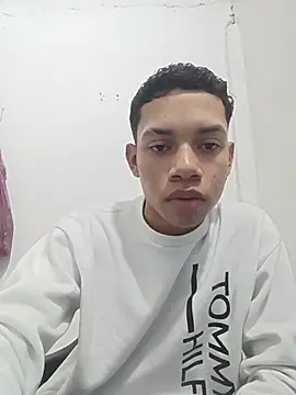 Snapshot of curious_straight_guy chatting on June 15, 4:53 pm curious straight guy online show from June 15, 4:53 pm