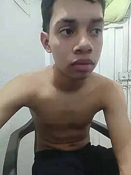 Snapshot of curious_straight_guy chatting on July 9, 2:15 am curious straight guy online show from July 9, 2:15 am