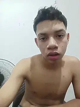 Snapshot of curious_straight_guy chatting on July 23, 2:42 am curious straight guy online show from July 23, 2:42 am
