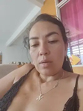 Snapshot of LuluDream chatting on June 11, 2:59 pm LuluDream online show from June 11, 2:59 pm