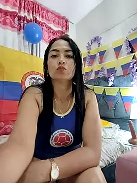 Snapshot of LuluDream chatting on June 13, 12:52 am LuluDream online show from June 13, 12:52 am