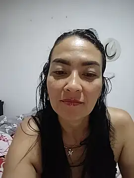 Snapshot of LuluDream chatting on June 25, 5:34 am LuluDream online show from June 25, 5:34 am