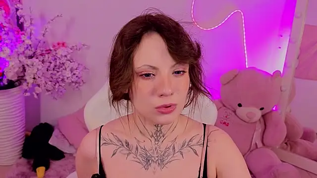 EricaMoonn online show from May 18, 9:37 am