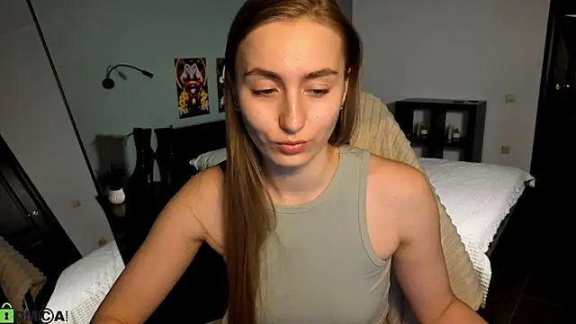 Snapshot of Your_Emily25 chatting on May 27, 8:00 am Your Emily25 online show from May 27, 8:00 am