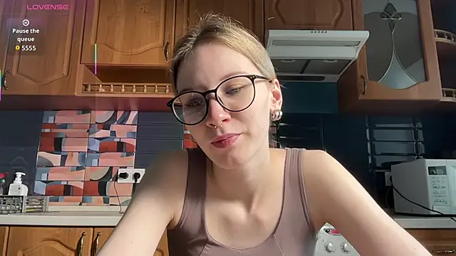 eileencrowday online show from April 20, 3:09 am