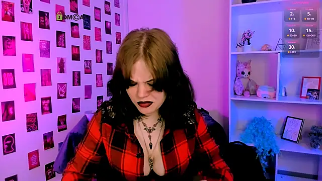 nikki kiss  online show from June 28, 8:42 am