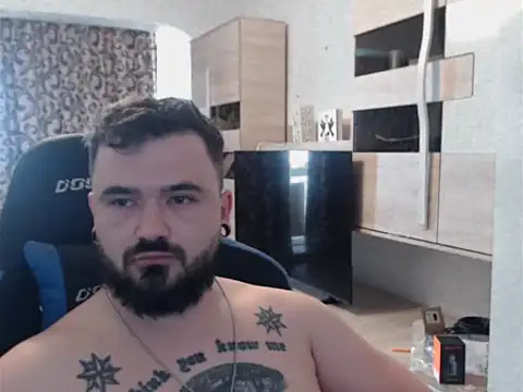 Snapshot of RelentlessNoir chatting on April 13, 11:48 am RelentlessNoir online show from April 13, 11:48 am