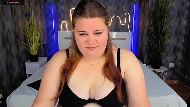 Bella Blvck online show from May 8, 5:40 pm