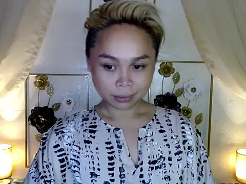 Snapshot of olla_victoria chatting on July 15, 9:14 am olla victoria online show from July 15, 9:14 am