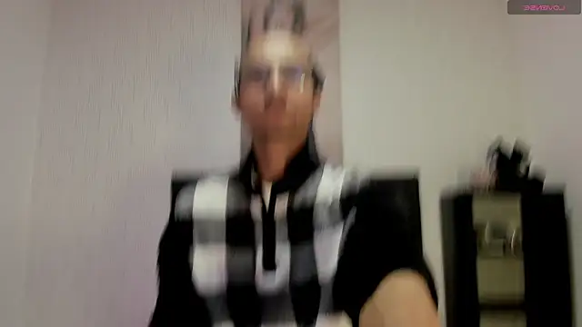 Oliver Goldberg online show from April 13, 2:11 pm