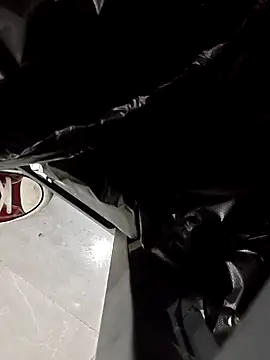 Snapshot of Q24Q- chatting on April 18, 9:26 pm Q24Q- online show from April 18, 9:26 pm