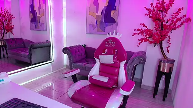 Snapshot of Patme_queen chatting on June 6, 7:29 pm Patme queen online show from June 6, 7:29 pm