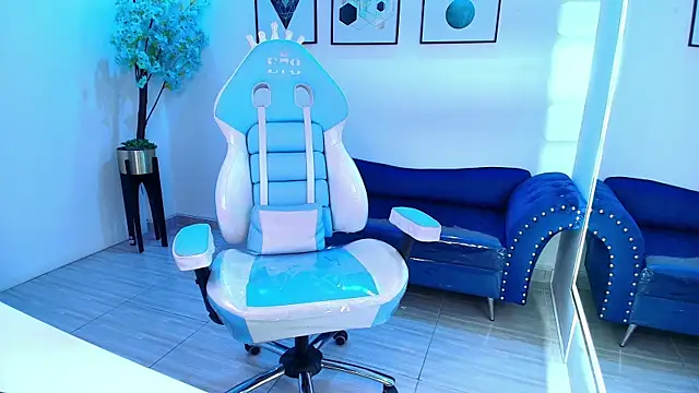 Snapshot of Patme_queen chatting on July 23, 1:58 am Patme queen online show from July 23, 1:58 am
