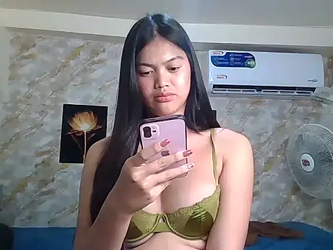 Foxie Naughty online show from May 9, 5:51 pm