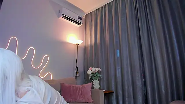 Snapshot of Sophia_cutegirly chatting on June 3, 1:57 pm Sophia cutegirly online show from June 3, 1:57 pm