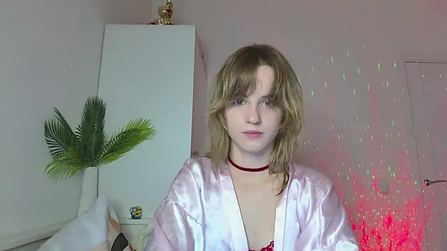 Snapshot of Tessa_Shy_ chatting on July 28, 8:52 pm Tessa Shy online show from July 28, 8:52 pm