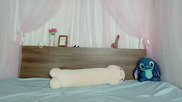 Snapshot of shy_pink_doll chatting on July 13, 3:26 pm shy pink doll online show from July 13, 3:26 pm