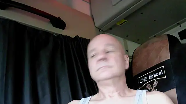 mannohmann5 online show from April 14, 6:03 pm