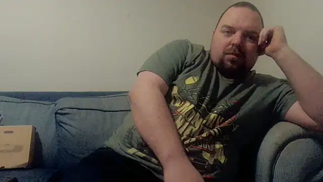 Snapshot of BigJayV chatting on April 14, 7:20 pm BigJayV online show from April 14, 7:20 pm