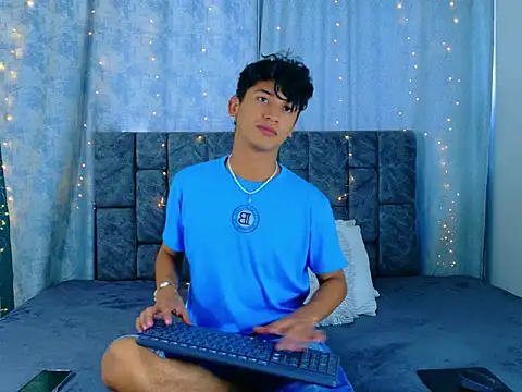 IhanKing online show from May 24, 6:57 pm