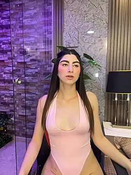 evelyn hills online show from April 14, 1:28 pm