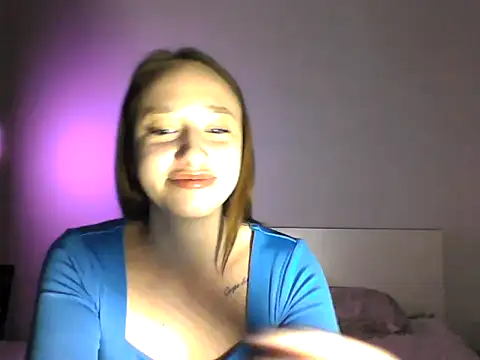 Snapshot of DarkMirel chatting on April 18, 7:58 pm DarkMirel online show from April 18, 7:58 pm