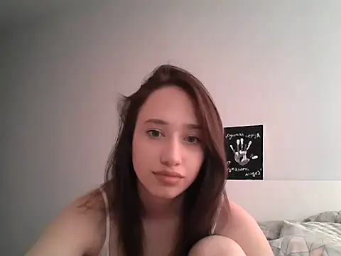 Snapshot of DarkMirel chatting on May 20, 1:39 pm DarkMirel online show from May 20, 1:39 pm