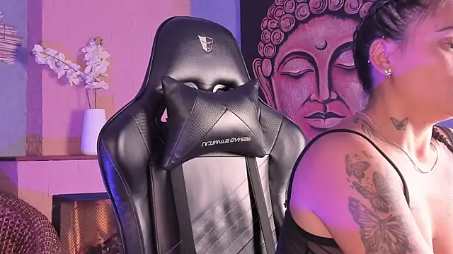 MILATEMPTRESS online show from April 20, 1:36 pm