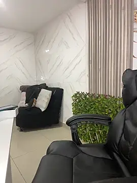 Snapshot of thalia_ec chatting on June 22, 1:19 pm thalia ec online show from June 22, 1:19 pm