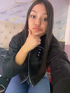 Snapshot of thalia_ec chatting on July 10, 3:25 pm thalia ec online show from July 10, 3:25 pm