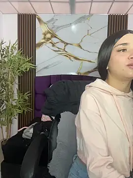 Snapshot of lia_ec chatting on May 6, 12:21 pm lia ec online show from May 6, 12:21 pm