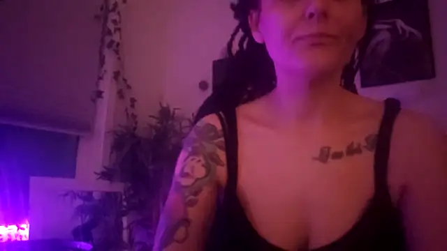 shyhornymommy online show from April 14, 10:38 pm