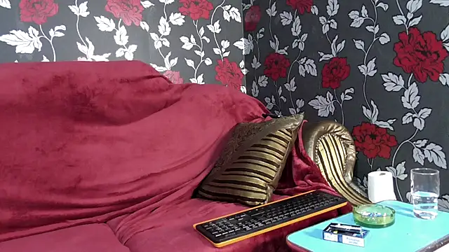 Snapshot of LiammJames chatting on April 18, 7:58 pm LiammJames online show from April 18, 7:58 pm