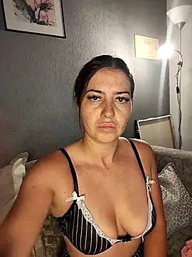 Chloesashx online show from June 26, 8:46 pm