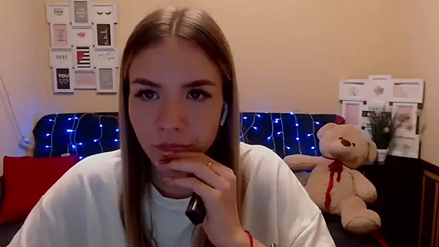 Snapshot of KaiTrum chatting on August 6, 8:22 pm KaiTrum online show from August 6, 8:22 pm