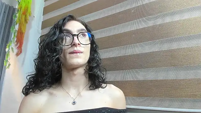 Snapshot of Shammy_rosse chatting on June 9, 8:20 pm Shammy rosse online show from June 9, 8:20 pm