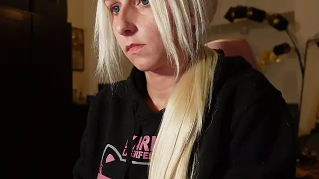 barbiplaymate online show from December 30, 8:47 pm