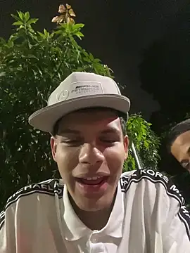 Snapshot of sam_smith20 chatting on April 14, 3:23 am sam smith20 online show from April 14, 3:23 am