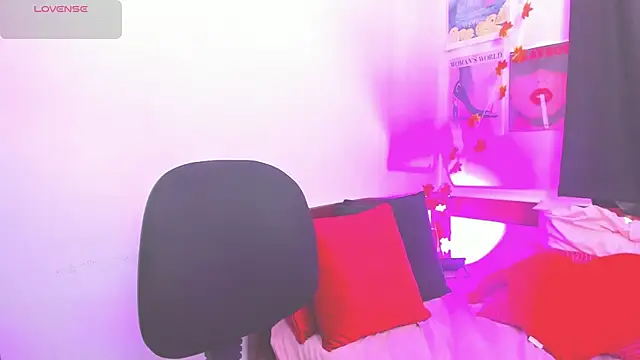 Snapshot of DaniellaGiraldo chatting on May 7, 1:49 pm DaniellaGiraldo online show from May 7, 1:49 pm