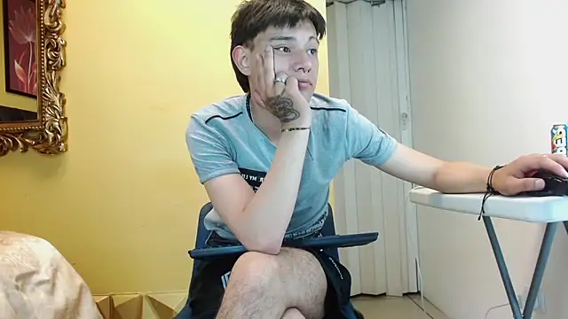 Snapshot of luckk_ chatting on June 6, 3:33 am luckk online show from June 6, 3:33 am