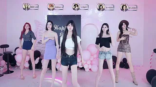 Snapshot of TY-002 chatting on June 6, 11:26 am TY-002 online show from June 6, 11:26 am