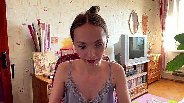 Snapshot of AdriannaBill chatting on June 18, 3:05 pm AdriannaBill online show from June 18, 3:05 pm